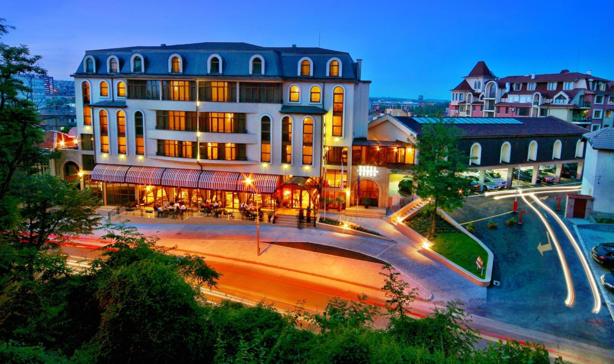 Retro Hotel Haskovo Exterior photo